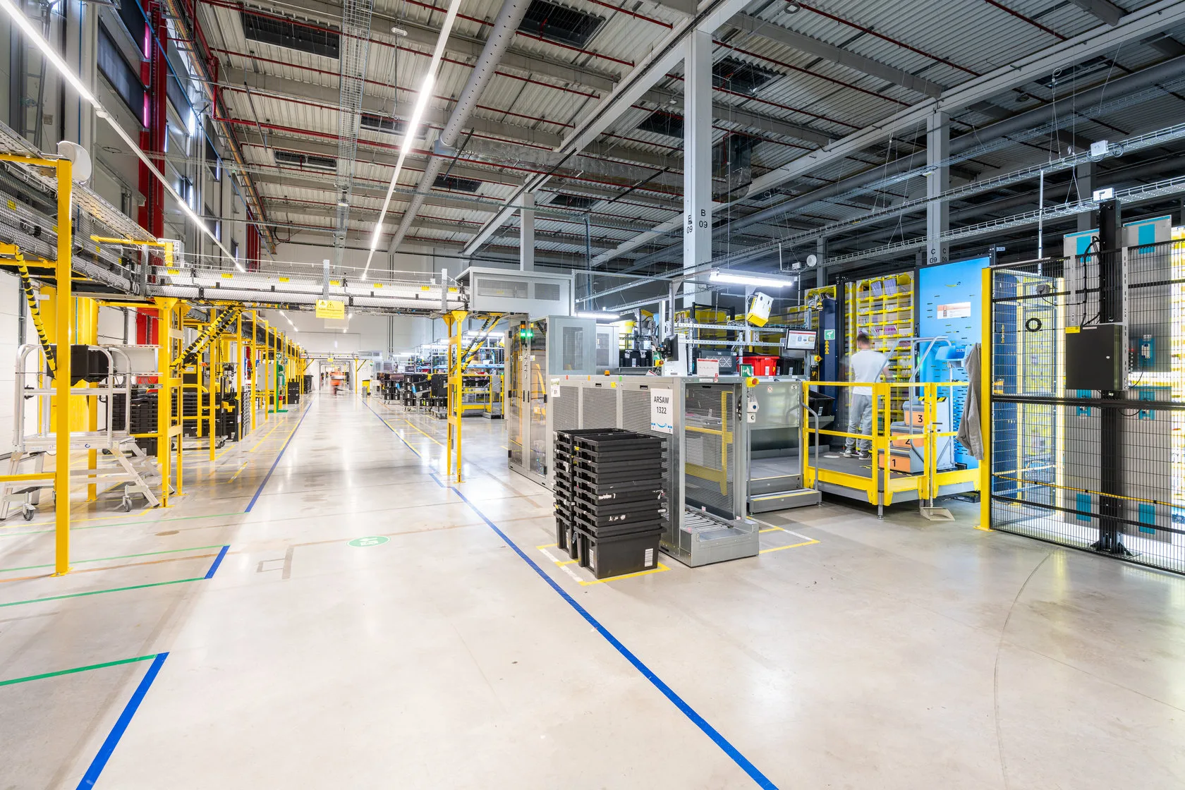 Reportage d'un site logistique Amazon