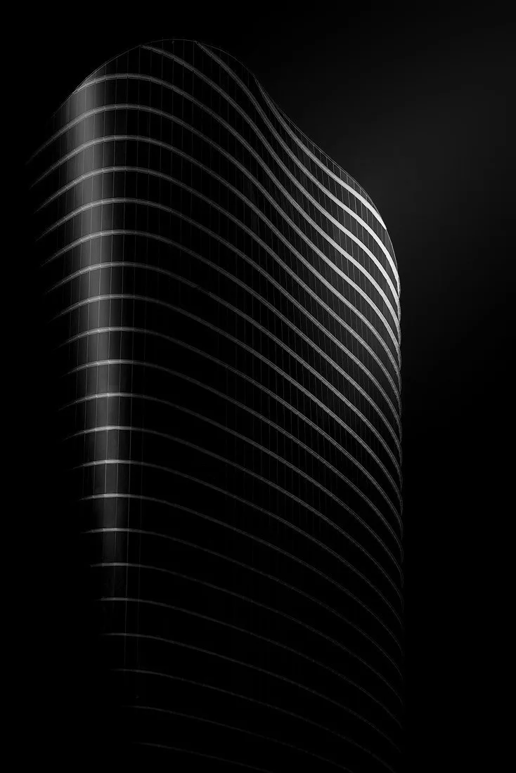 Architecture fine-art en noir et blanc, &eacute;tude de lignes et de volumes