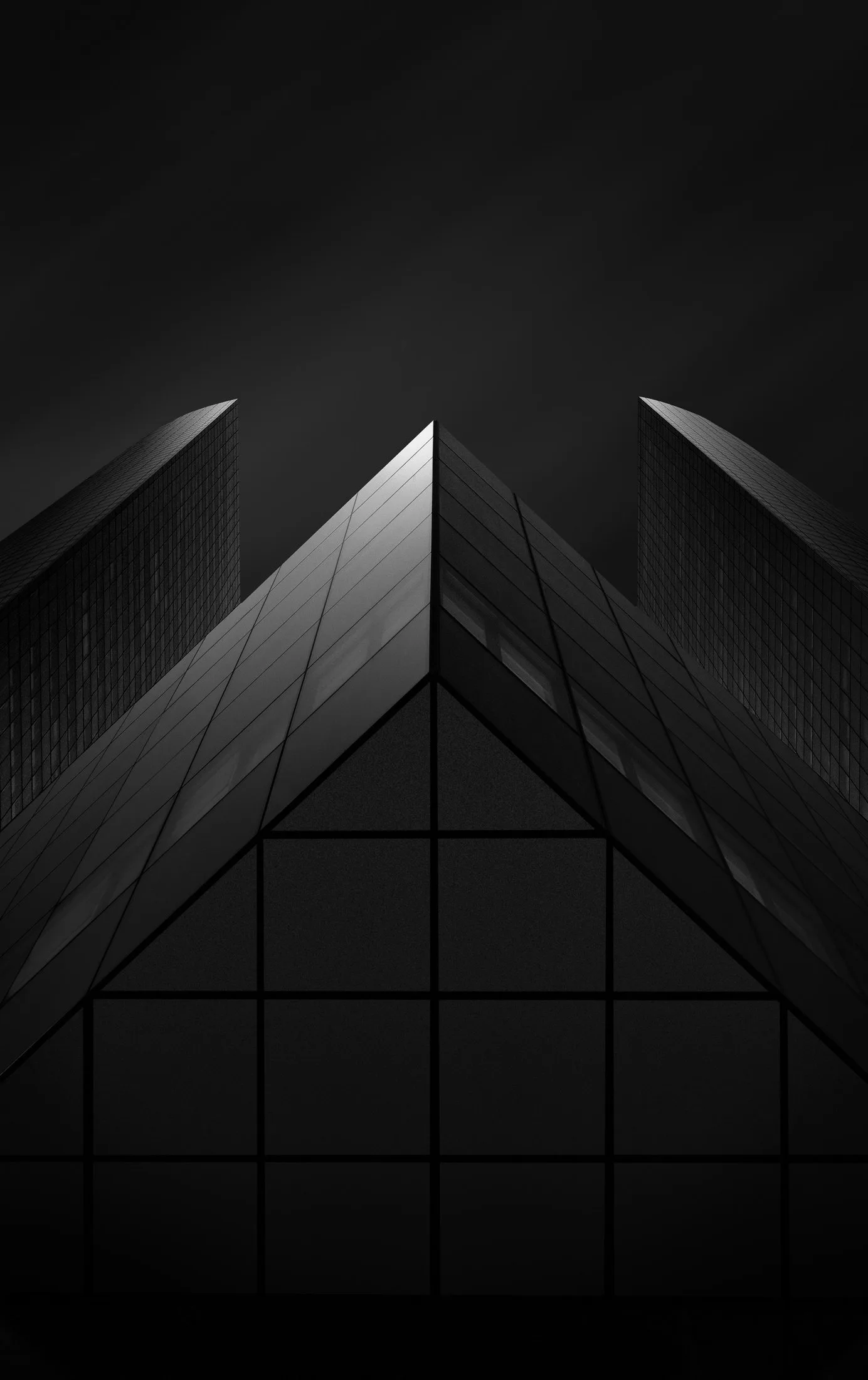 Architecture fine-art en noir et blanc, &eacute;tude de lignes et de volumes