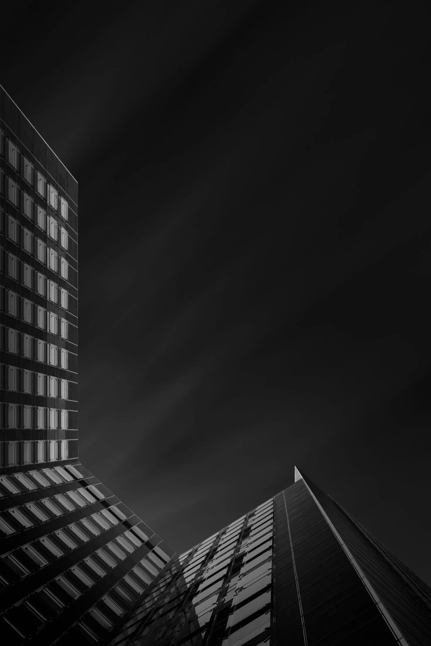 Architecture fine-art en noir et blanc, &eacute;tude de lignes et de volumes