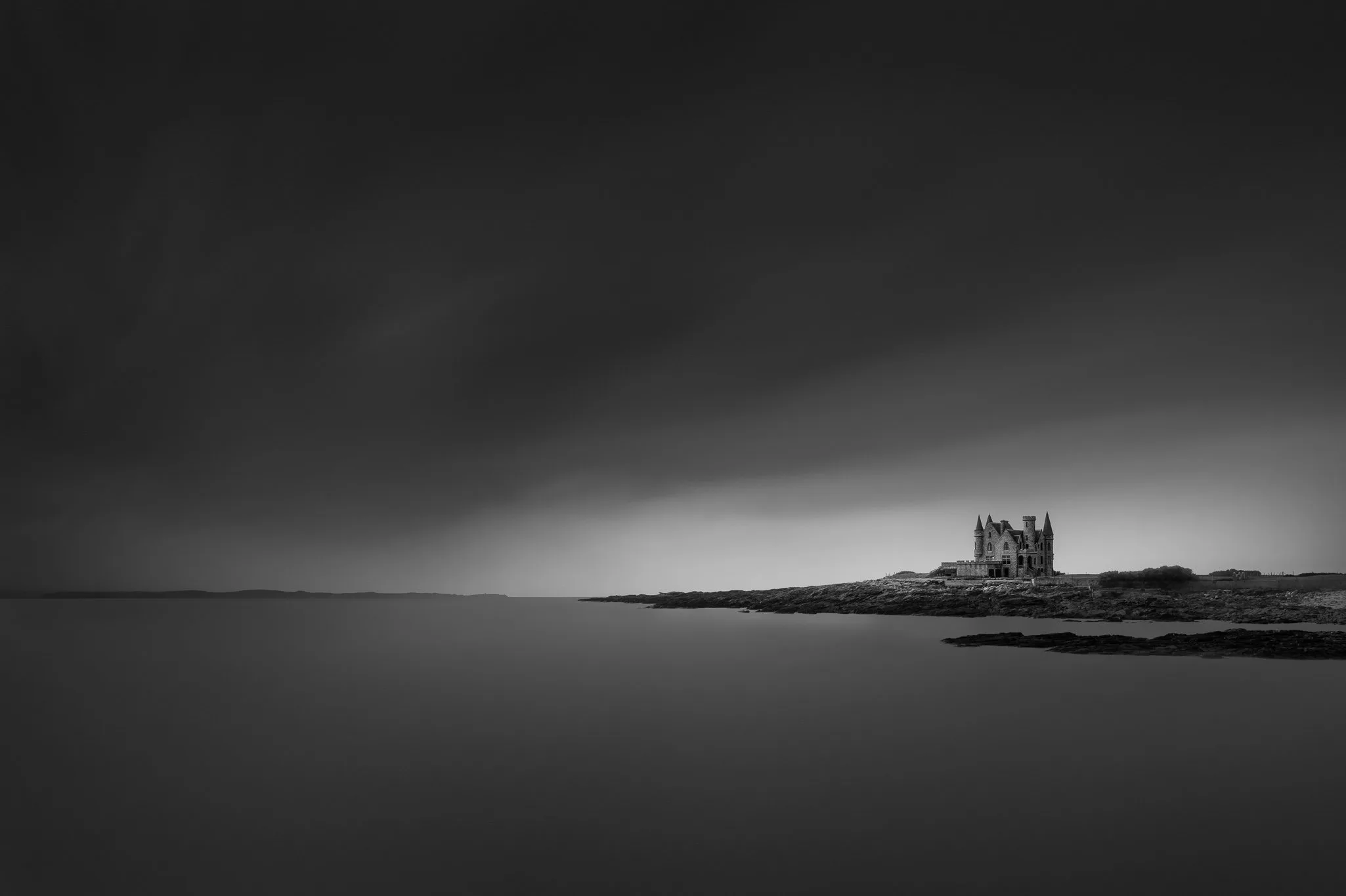 Paysage marin fine-art en pose longue, noir et blanc