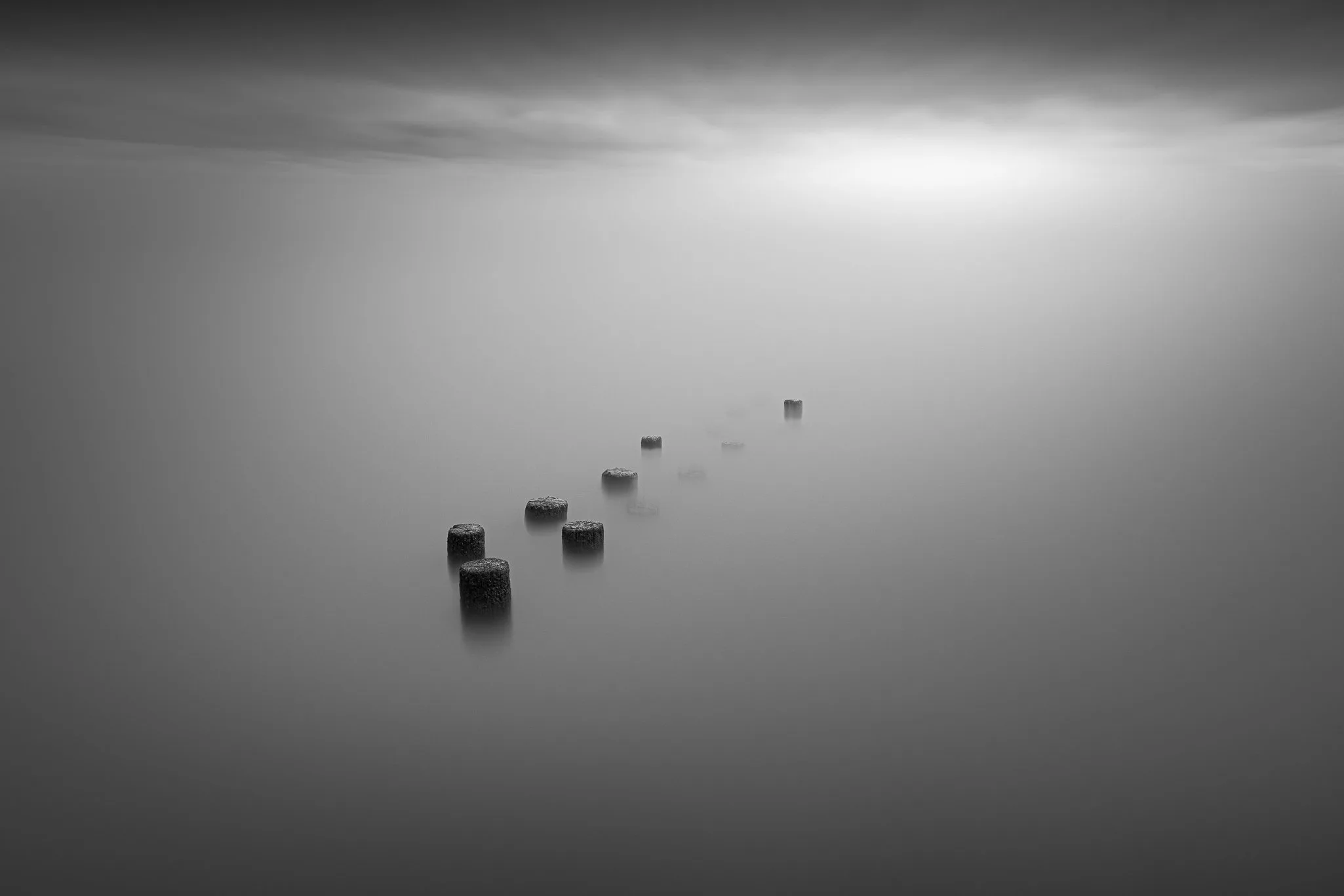 Paysage marin fine-art en pose longue, noir et blanc