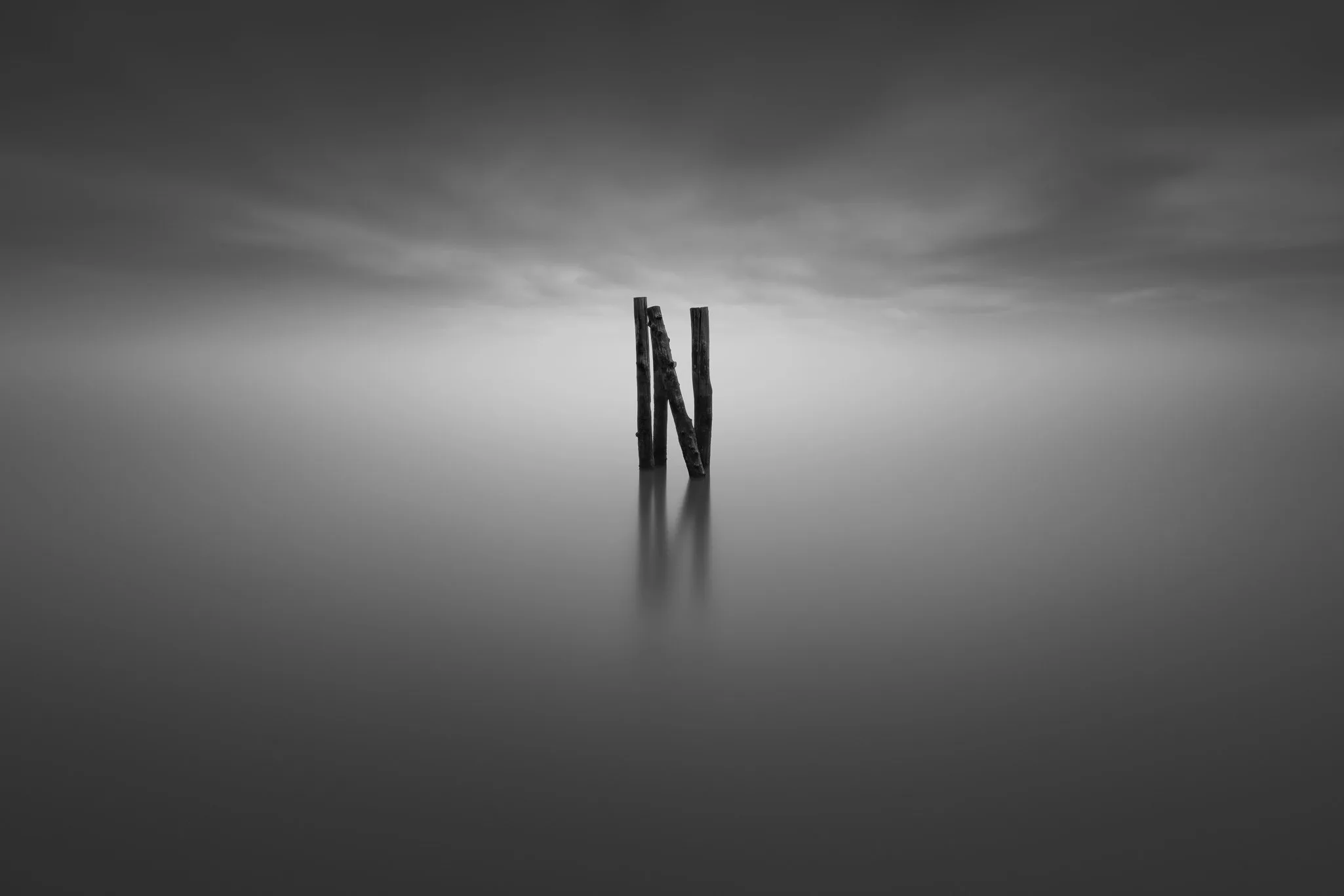 Paysage marin fine-art en pose longue, noir et blanc