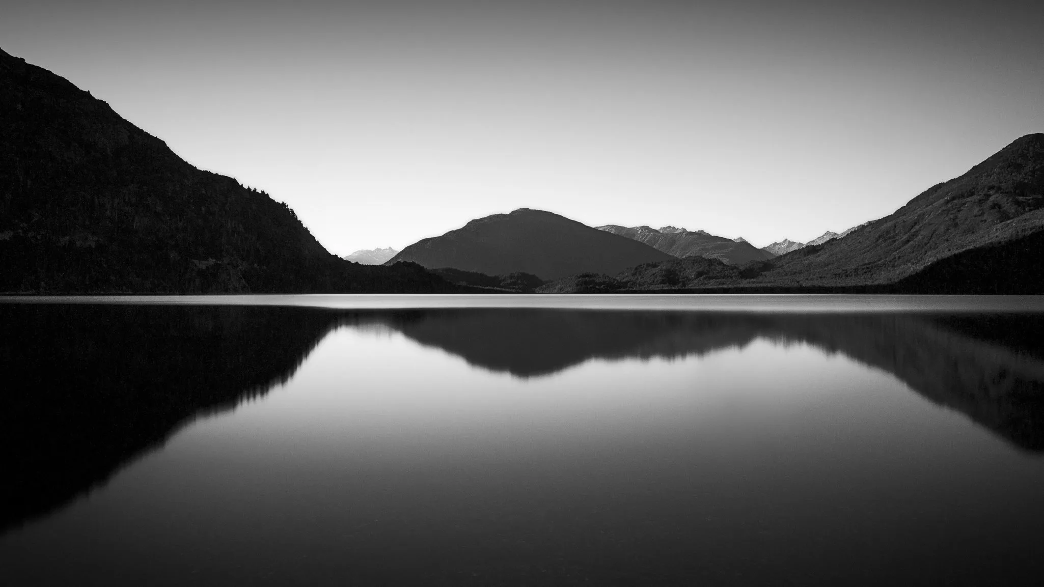 Paysage marin fine-art en pose longue, noir et blanc