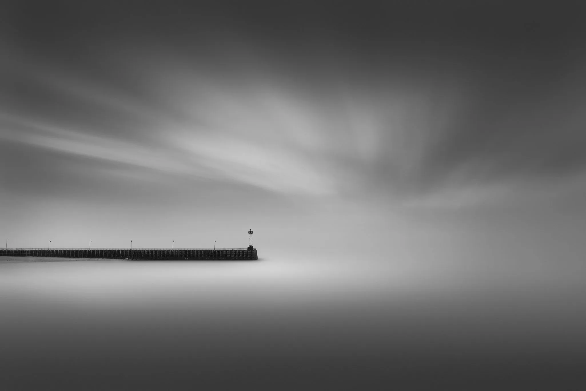 Paysage marin fine-art en pose longue, noir et blanc