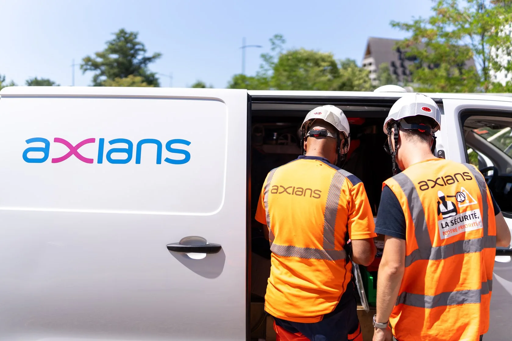 Montage d'une antenne relais Axians &agrave; Strasbourg