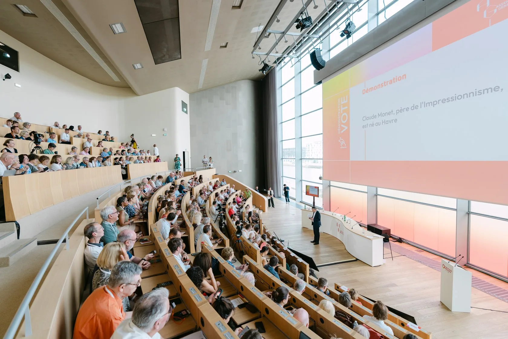 Assembl&eacute;e g&eacute;n&eacute;rale d'Harmonie Mutuelle au Carr&eacute; des Docks
