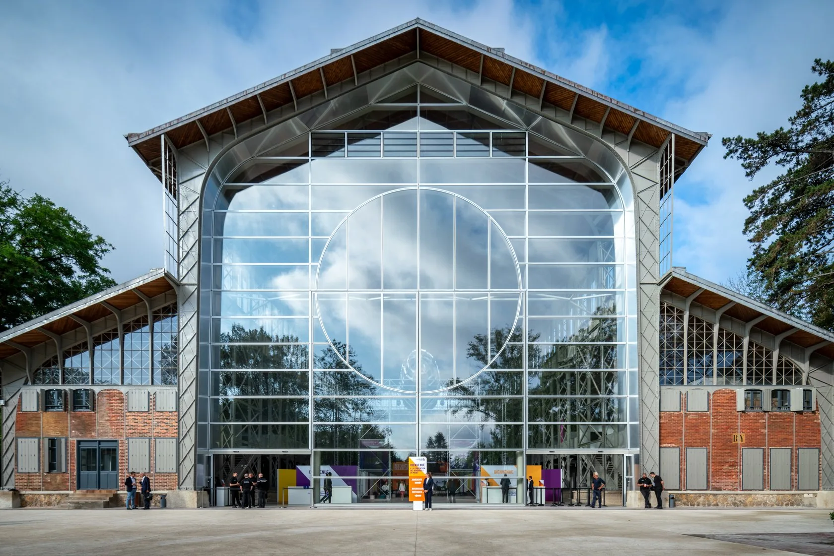 Assembl&eacute;e &eacute;lective du MEDEF au Hangar Y